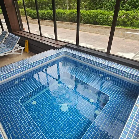 Azax In Terra Complex *